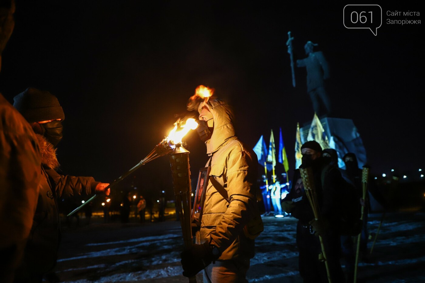 Бои за Широкино: в Запорожье зажгли факела в память о погибших бойцах, - ФОТОРЕПОРТАЖ , фото-9