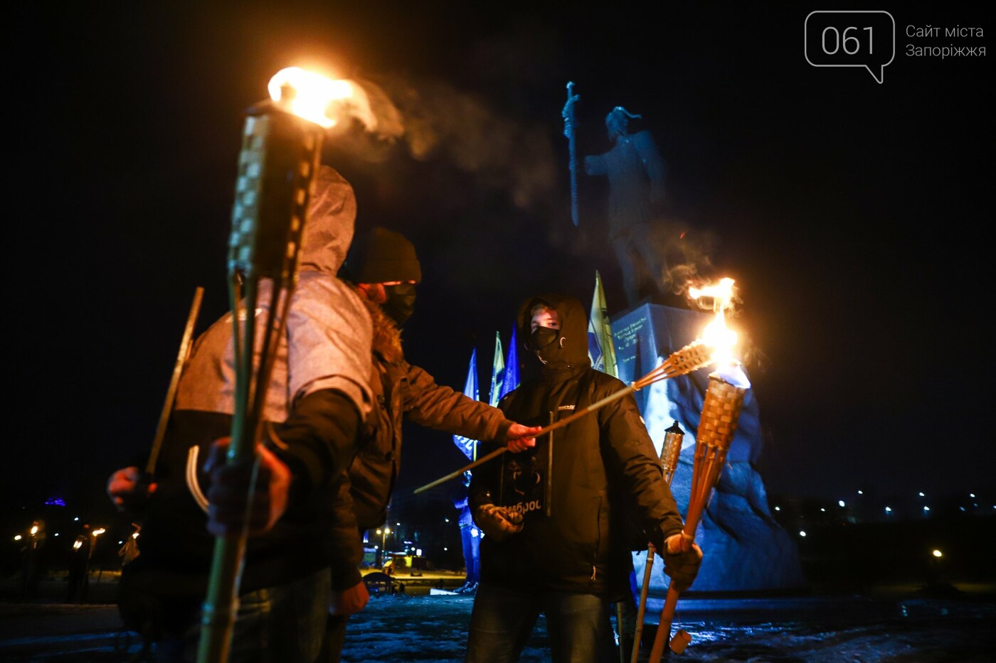 Бои за Широкино: в Запорожье зажгли факела в память о погибших бойцах, - ФОТОРЕПОРТАЖ , фото-11