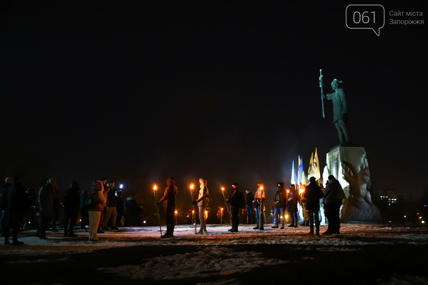 Бои за Широкино: в Запорожье зажгли факела в память о погибших бойцах, - ФОТОРЕПОРТАЖ , фото-17