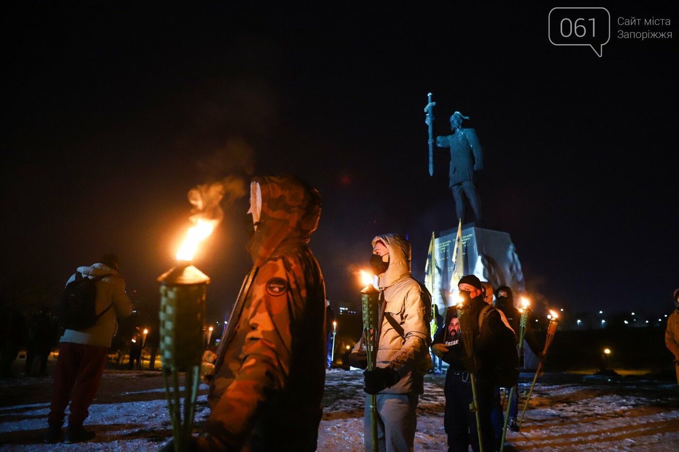 Бои за Широкино: в Запорожье зажгли факела в память о погибших бойцах, - ФОТОРЕПОРТАЖ , фото-15