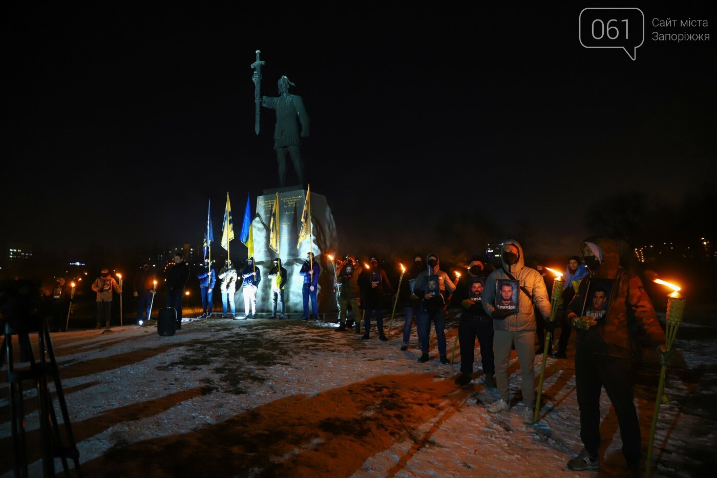 Бои за Широкино: в Запорожье зажгли факела в память о погибших бойцах, - ФОТОРЕПОРТАЖ , фото-16