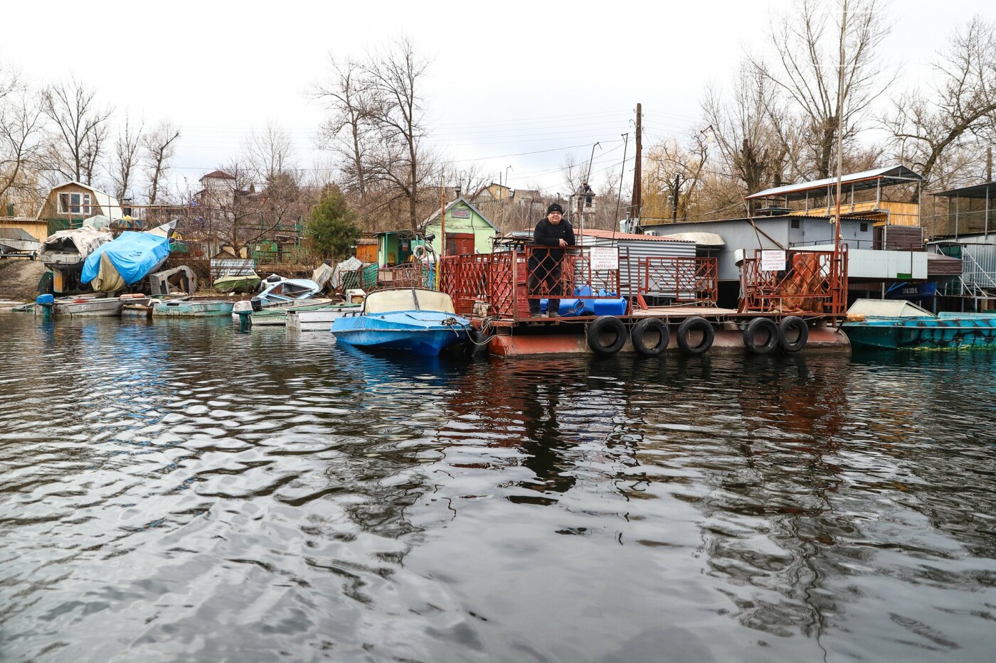 Лодки, рыбаки и толстолобик на гриле: фоторепортаж о тихой жизни запорожского причала , фото-34