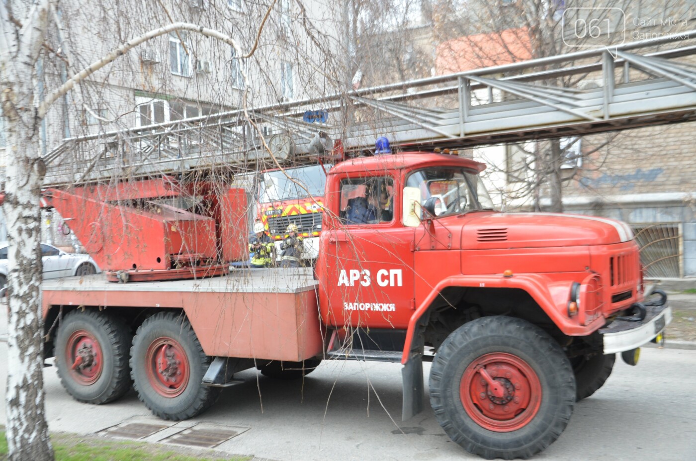 Запорожский городской совет "заминировали": требуют принять петиции, - ФОТО, фото-12