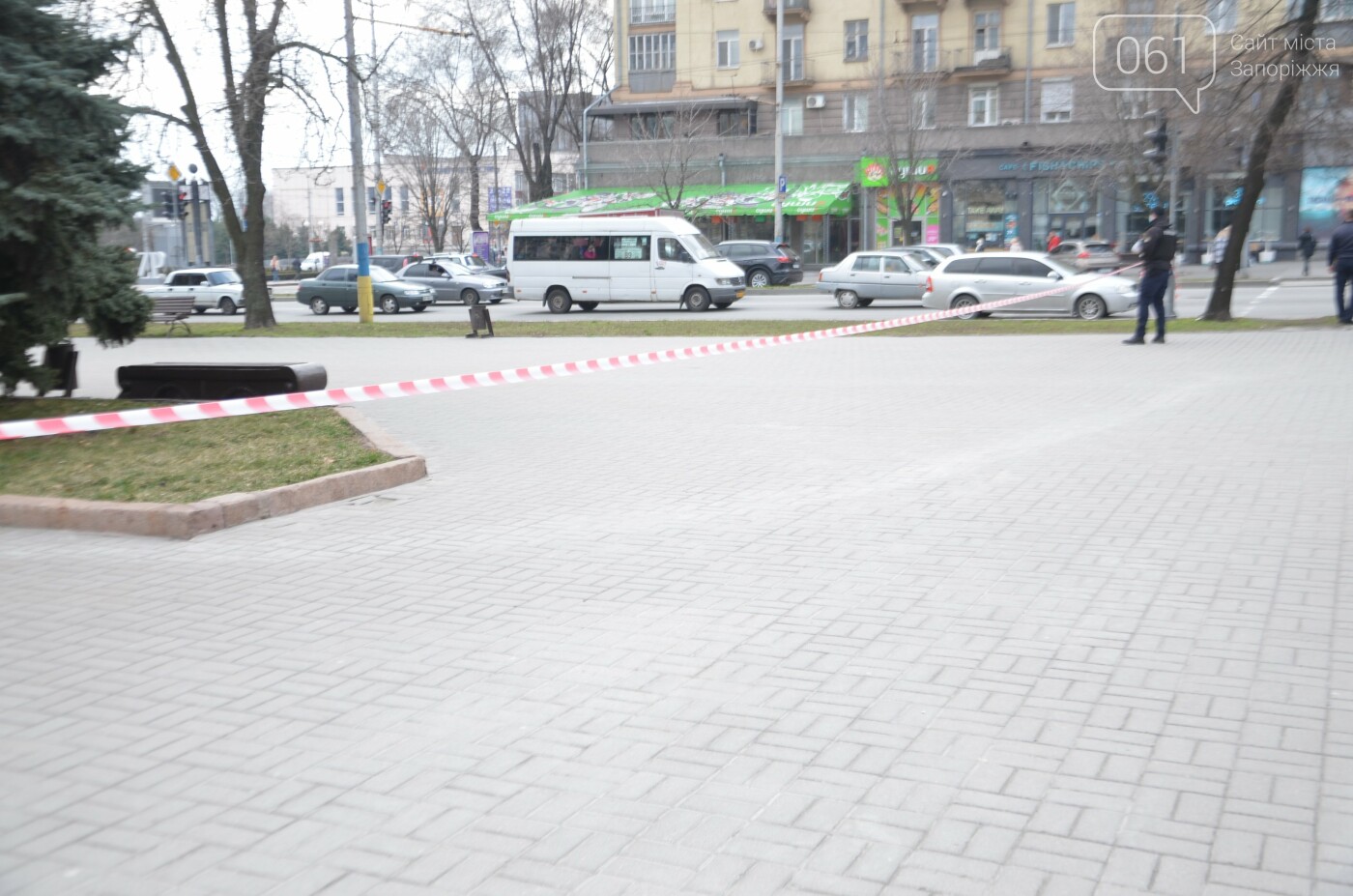 Запорожский городской совет "заминировали": требуют принять петиции, - ФОТО, фото-19