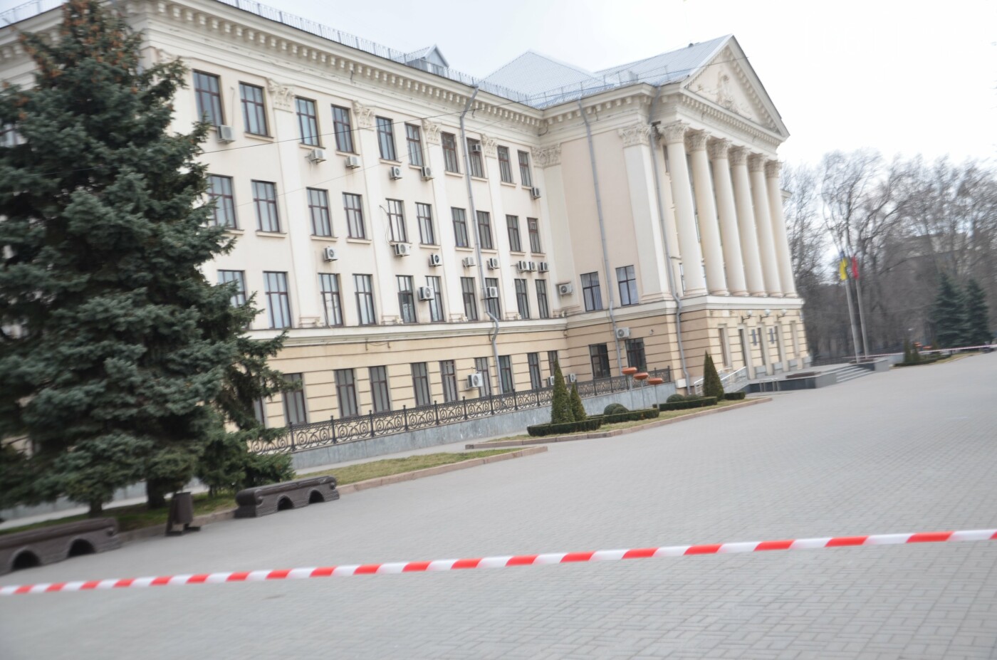 Запорожский городской совет "заминировали": требуют принять петиции, - ФОТО, фото-20