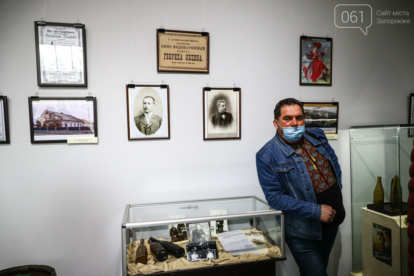 Уникальная пивная этикетка завода Янцена и портреты владельцев пивоварен - в Запорожском музее открылась новая выставка, - ФОТОРЕПОРТАЖ , фото-4