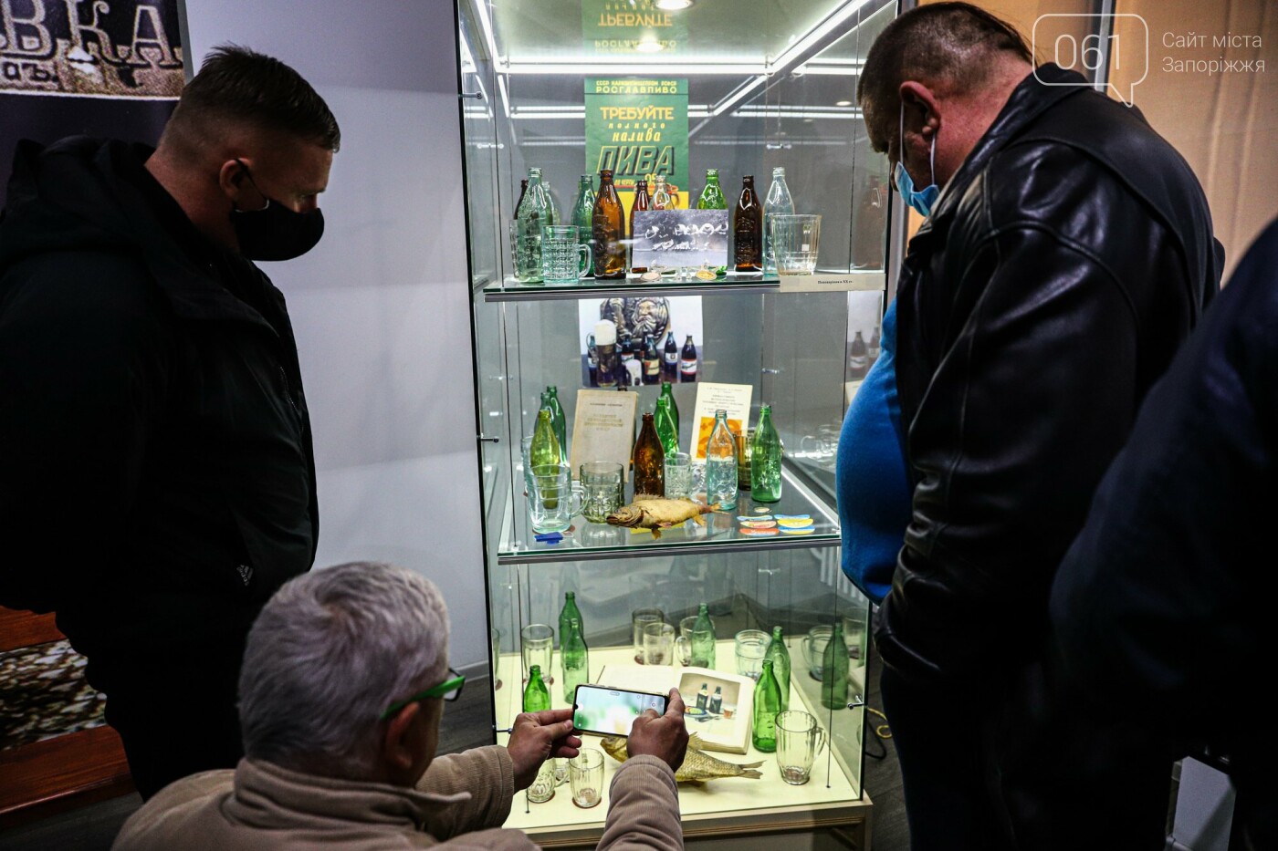Уникальная пивная этикетка завода Янцена и портреты владельцев пивоварен - в Запорожском музее открылась новая выставка, - ФОТОРЕПОРТАЖ , фото-32