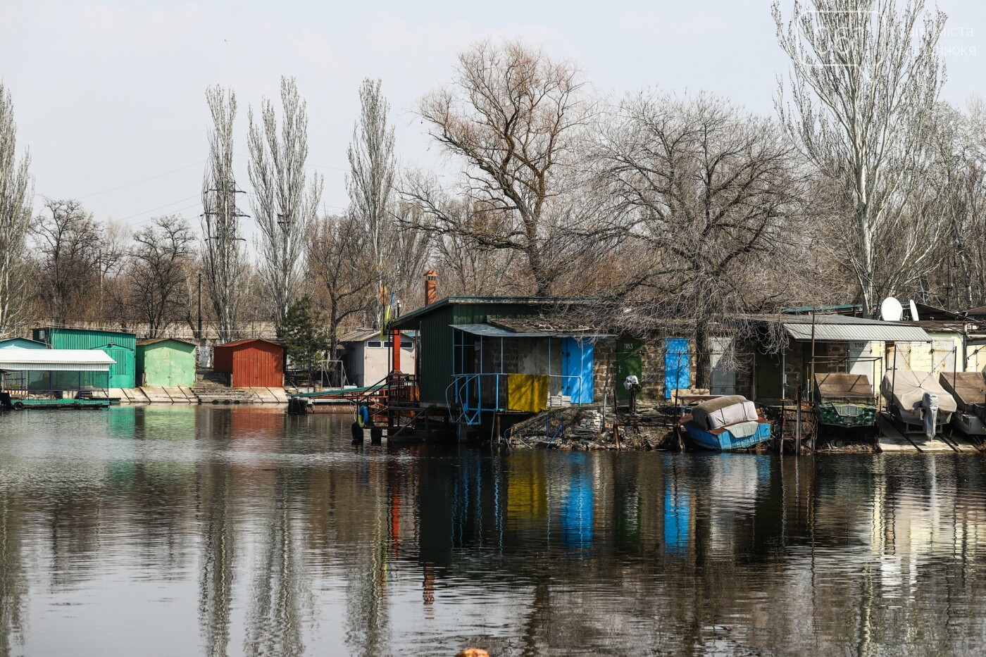 Как в запорожском яхт-клубе готовят судна к спуску на воду, - ФОТОРЕПОРТАЖ , фото-44