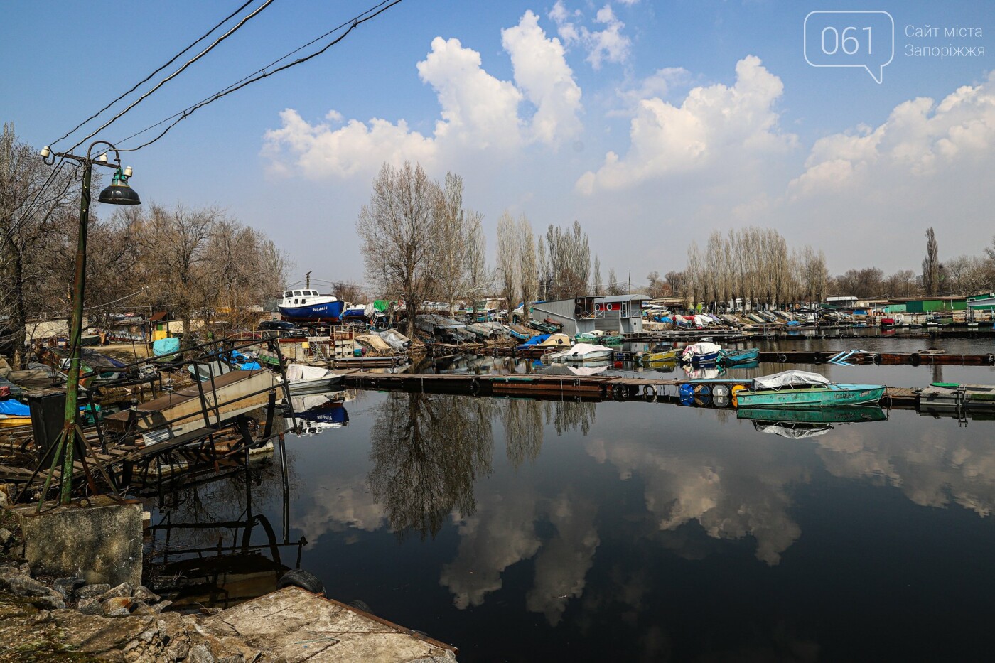 Как в запорожском яхт-клубе готовят судна к спуску на воду, - ФОТОРЕПОРТАЖ , фото-41