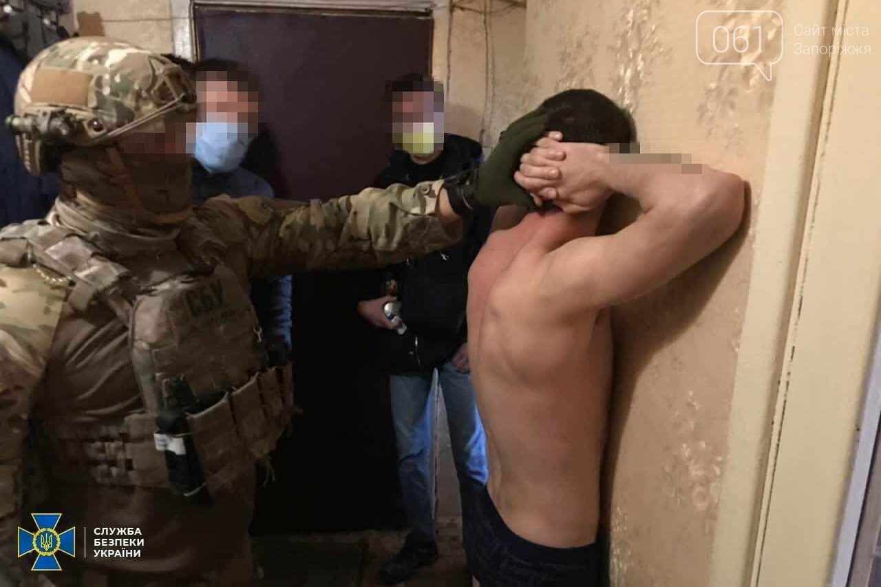 В Запорожье задержали членов преступной банды, которые получили с пострадавших миллион гривен: "смотрящий" задержан, фото-1