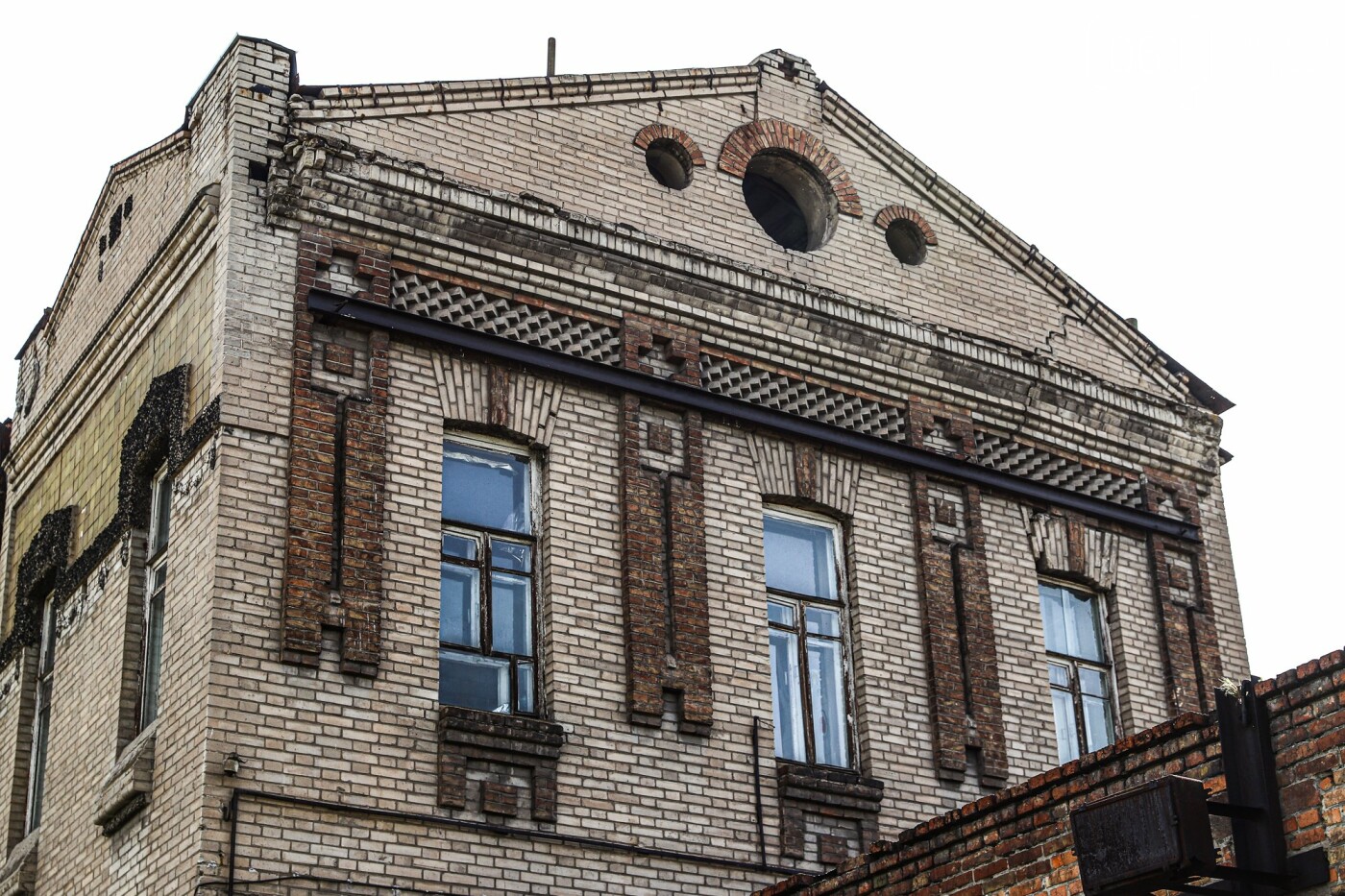 Памятники Старого Александровска: как сейчас выглядит здание первого в городе роддома, - ФОТО , фото-29