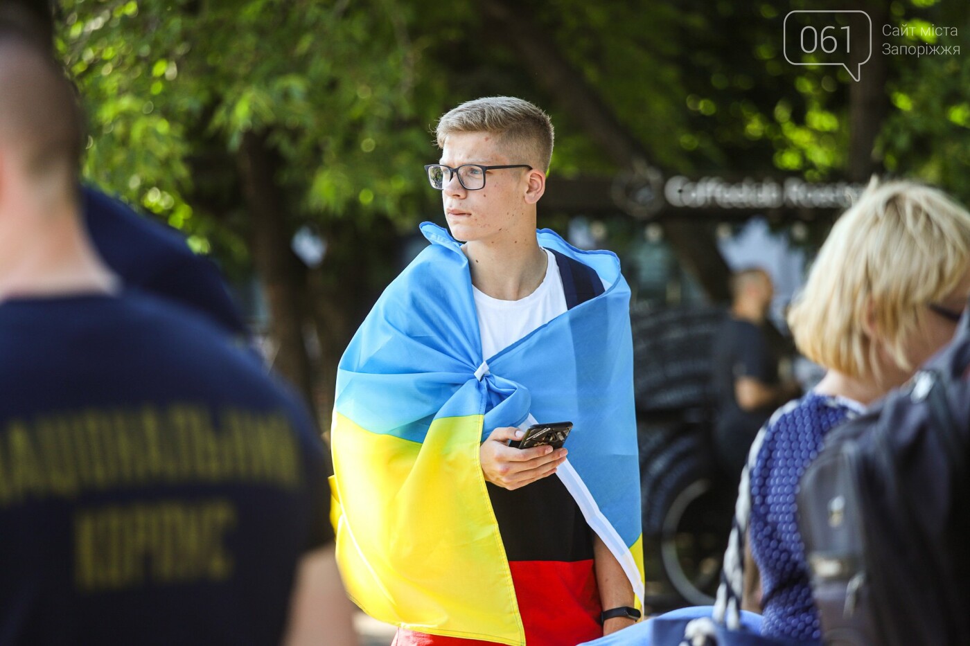 Флаги и праздничное шествие: как в Запорожье отметили День Конституции, - ФОТОРЕПОРТАЖ , фото-18
