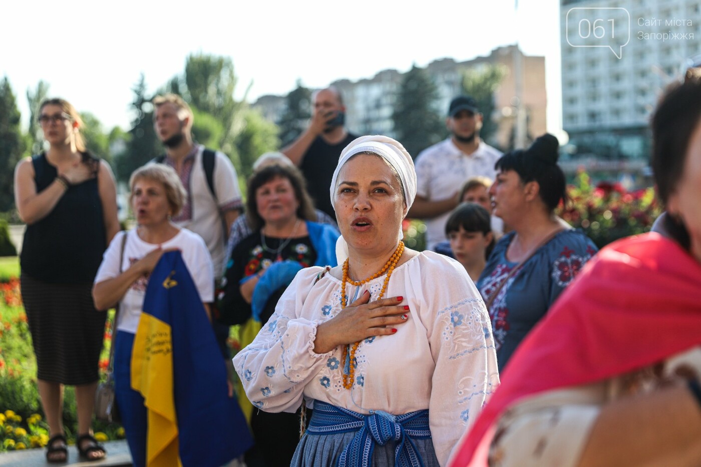 Флаги и праздничное шествие: как в Запорожье отметили День Конституции, - ФОТОРЕПОРТАЖ , фото-37
