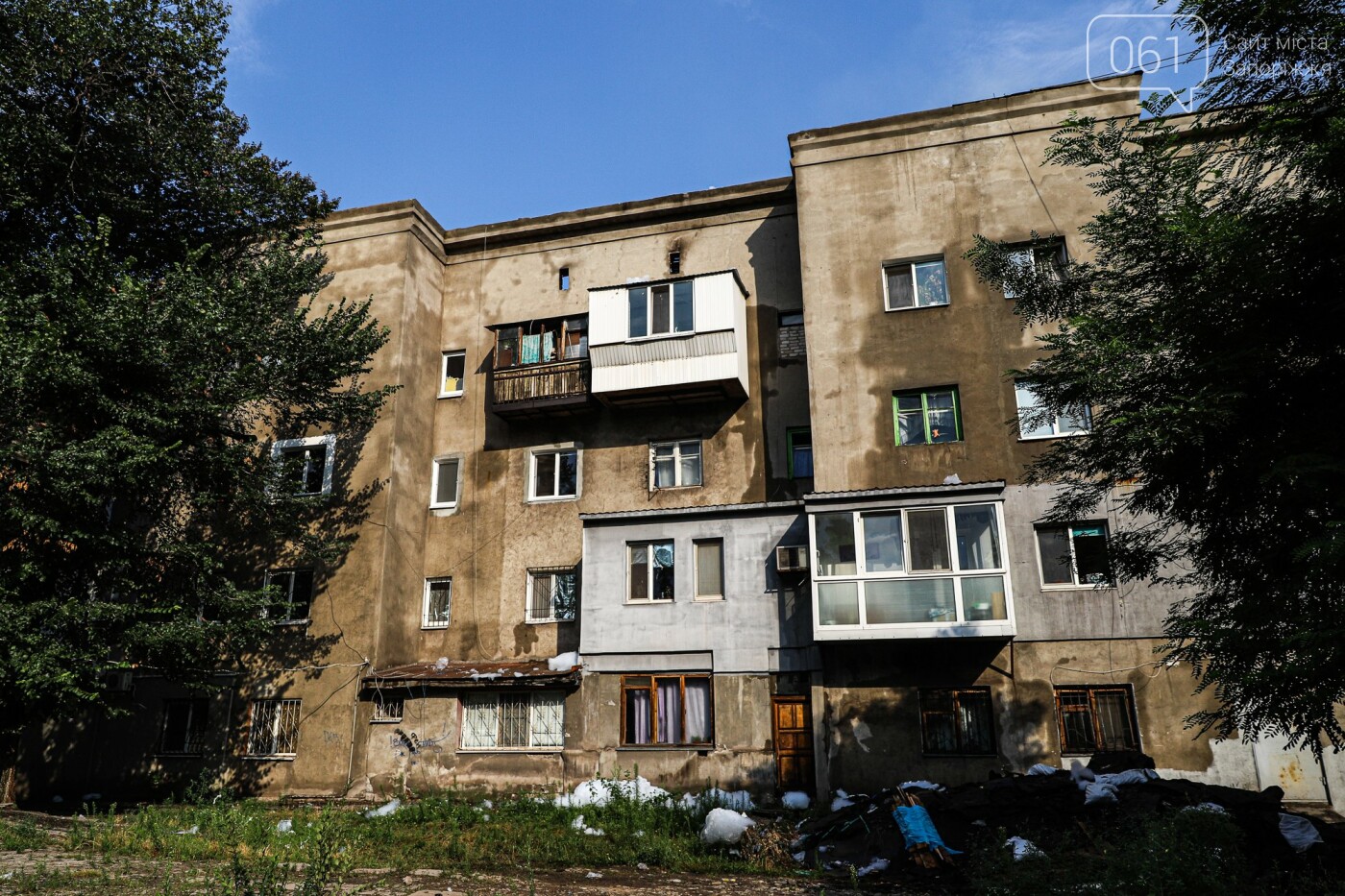 Затопленные подъезды и "водопады" в квартирах: как выглядит горевший ночью дом в Запорожье, - ФОТОРЕПОРТАЖ, фото-15