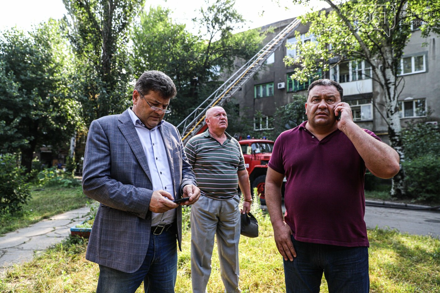 Затопленные подъезды и "водопады" в квартирах: как выглядит горевший ночью дом в Запорожье, - ФОТОРЕПОРТАЖ, фото-72