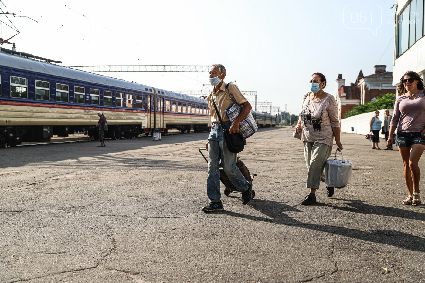 Из Запорожья запустили отремонтированную электричку на Никополь: в первый рейс она отправилась почти без пассажиров, - ФОТОРЕПОРТАЖ , фото-2
