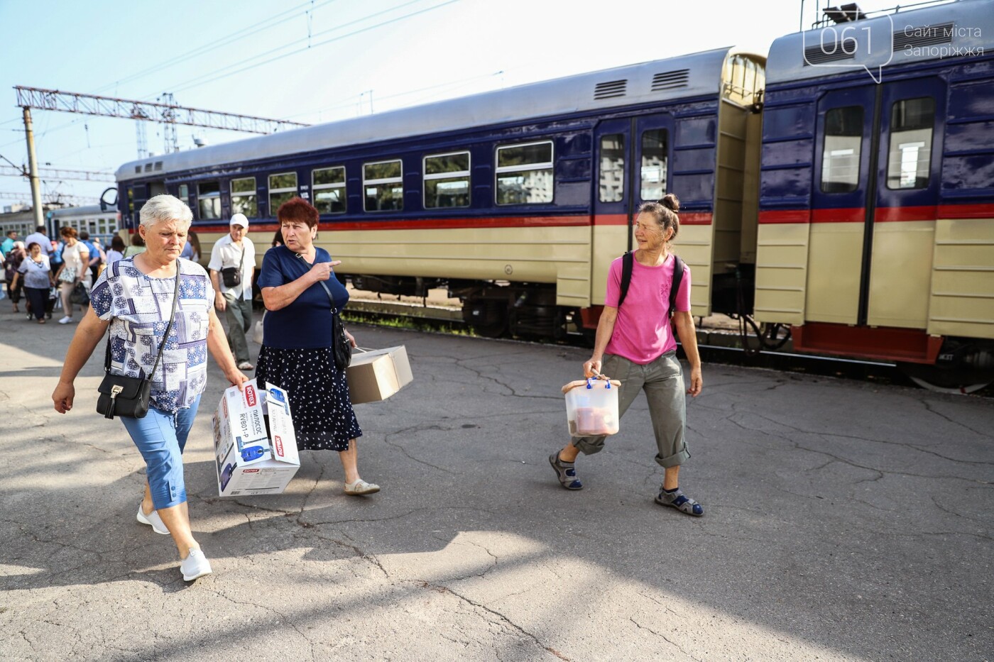 Из Запорожья запустили отремонтированную электричку на Никополь: в первый рейс она отправилась почти без пассажиров, - ФОТОРЕПОРТАЖ , фото-3