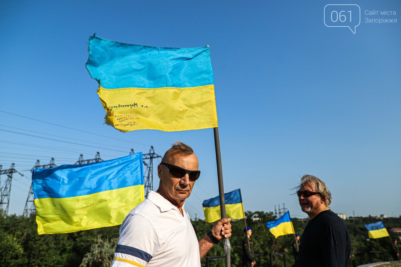 В Запорожье на Хортице на обновлённом кургане подняли флаг Украины, - ФОТОРЕПОРТАЖ, фото-6