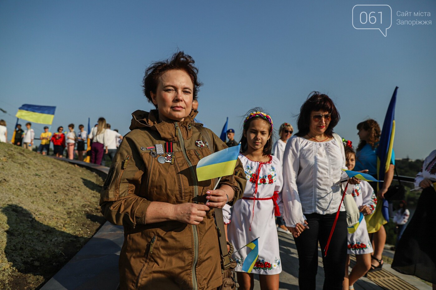 В Запорожье на Хортице на обновлённом кургане подняли флаг Украины, - ФОТОРЕПОРТАЖ, фото-7