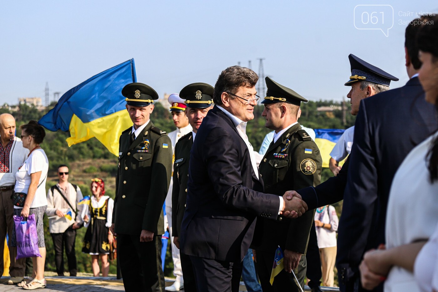 В Запорожье на Хортице на обновлённом кургане подняли флаг Украины, - ФОТОРЕПОРТАЖ, фото-14