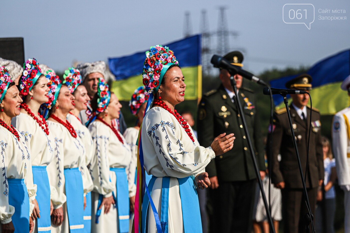В Запорожье на Хортице на обновлённом кургане подняли флаг Украины, - ФОТОРЕПОРТАЖ, фото-20