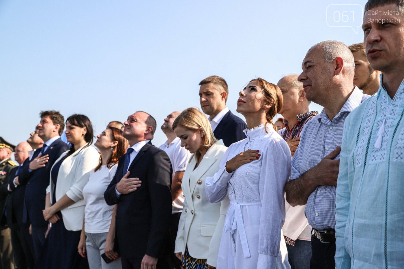 В Запорожье на Хортице на обновлённом кургане подняли флаг Украины, - ФОТОРЕПОРТАЖ, фото-25
