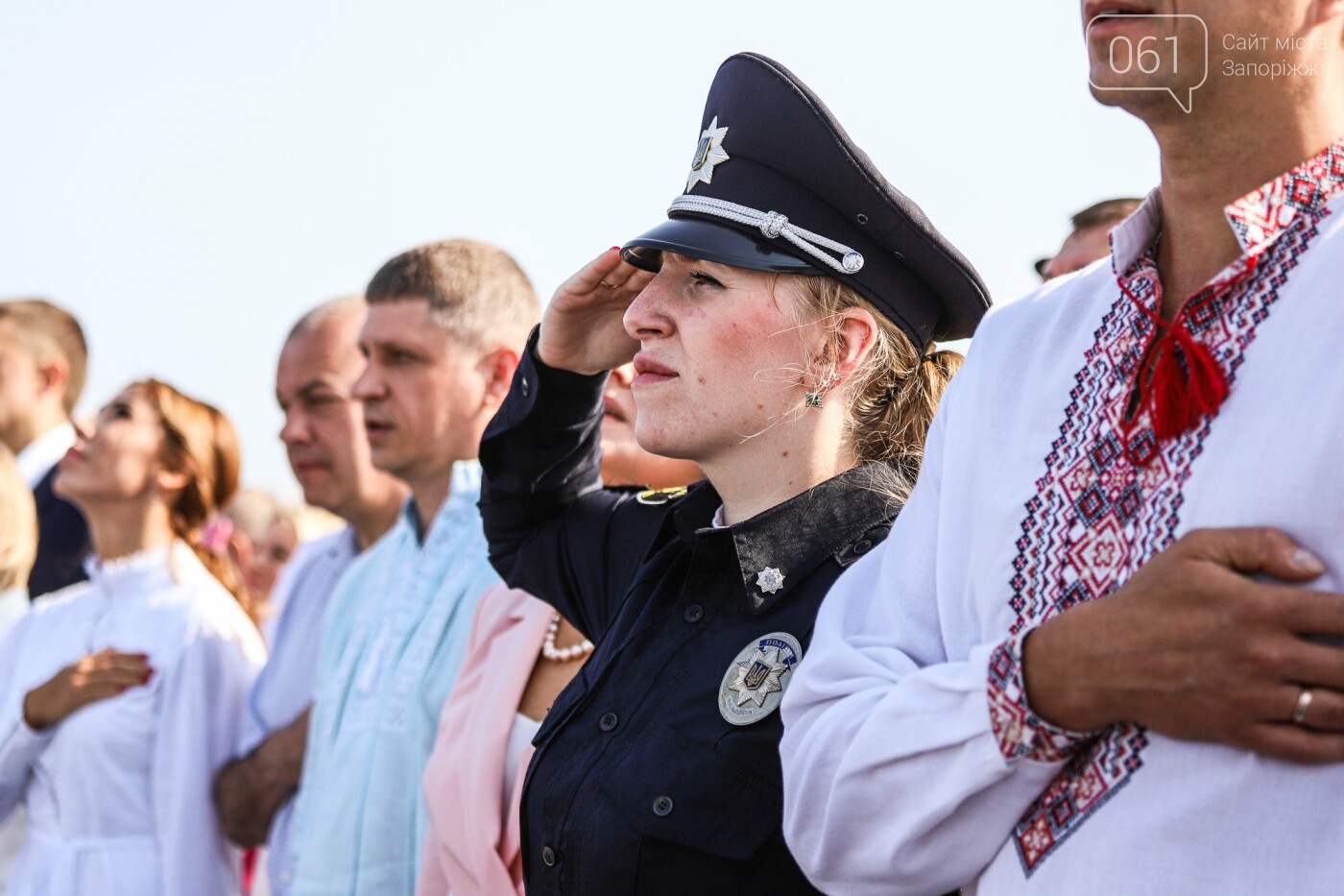 В Запорожье на Хортице на обновлённом кургане подняли флаг Украины, - ФОТОРЕПОРТАЖ, фото-27