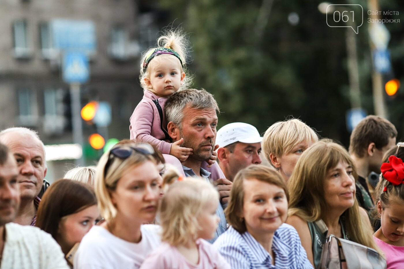 Тысячи запорожцев пришли послушать концерт симфонического оркестра под открытым небом, - ФОТОРЕПОРТАЖ, фото-5