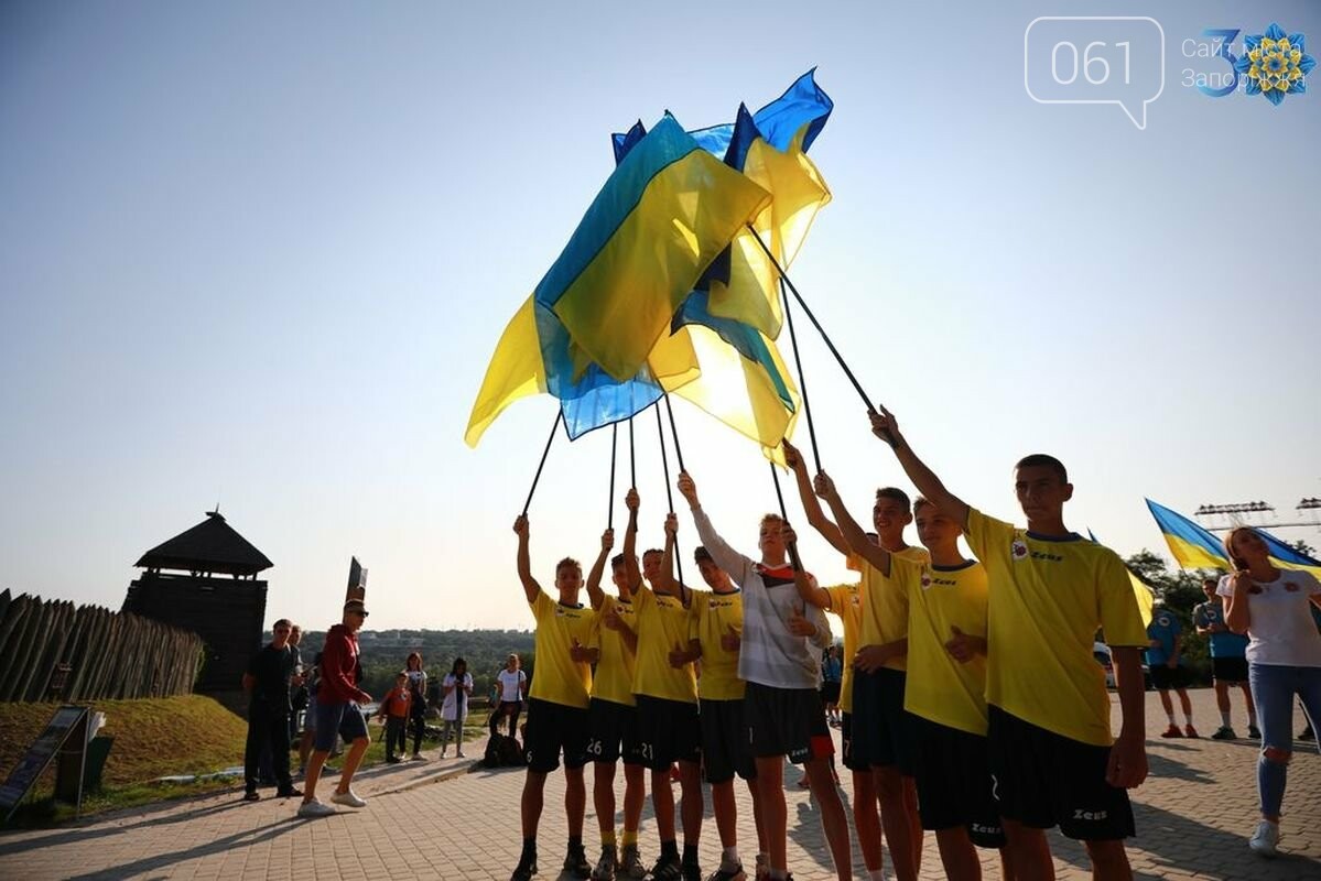 В Запорожье на Хортице прошел праздничный забег, фото-1