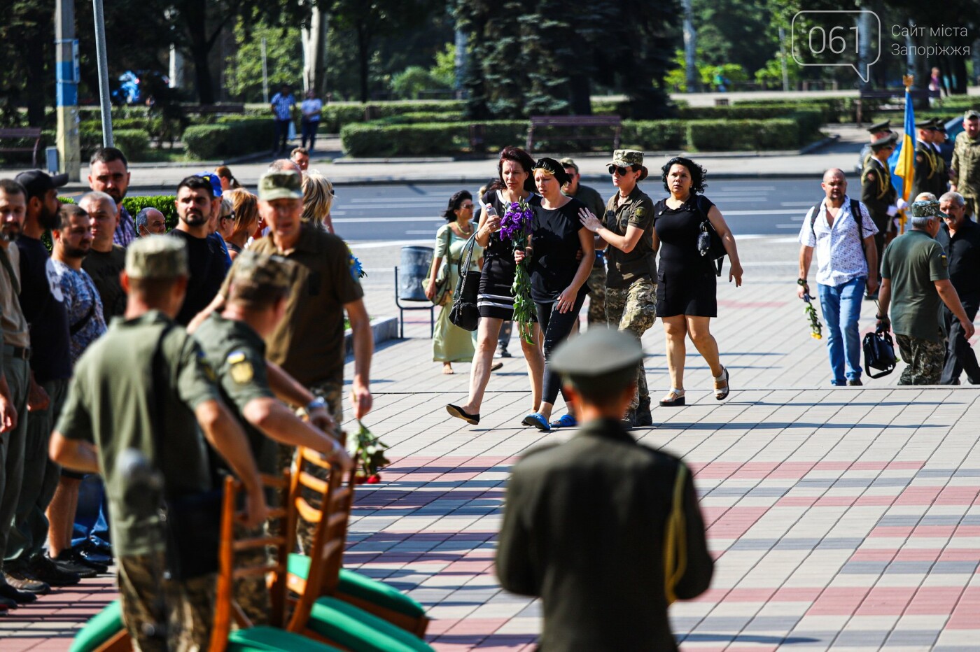 В Запорожье простились с бойцом, погибшим в Донецкой области от пули снайпера, - ФОТОРЕПОРТАЖ, фото-11