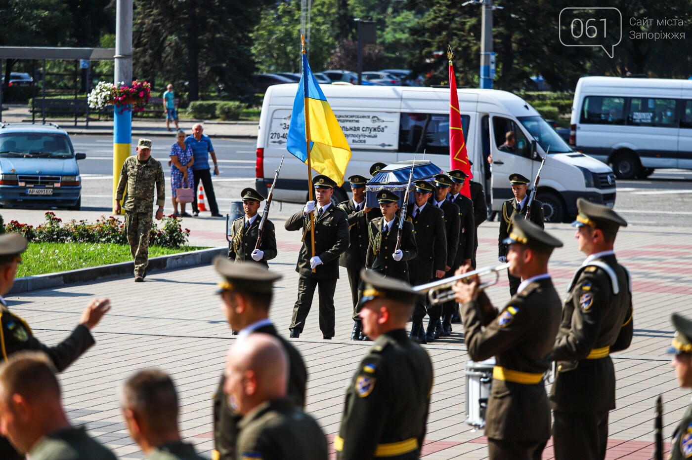 В Запорожье простились с бойцом, погибшим в Донецкой области от пули снайпера, - ФОТОРЕПОРТАЖ, фото-15