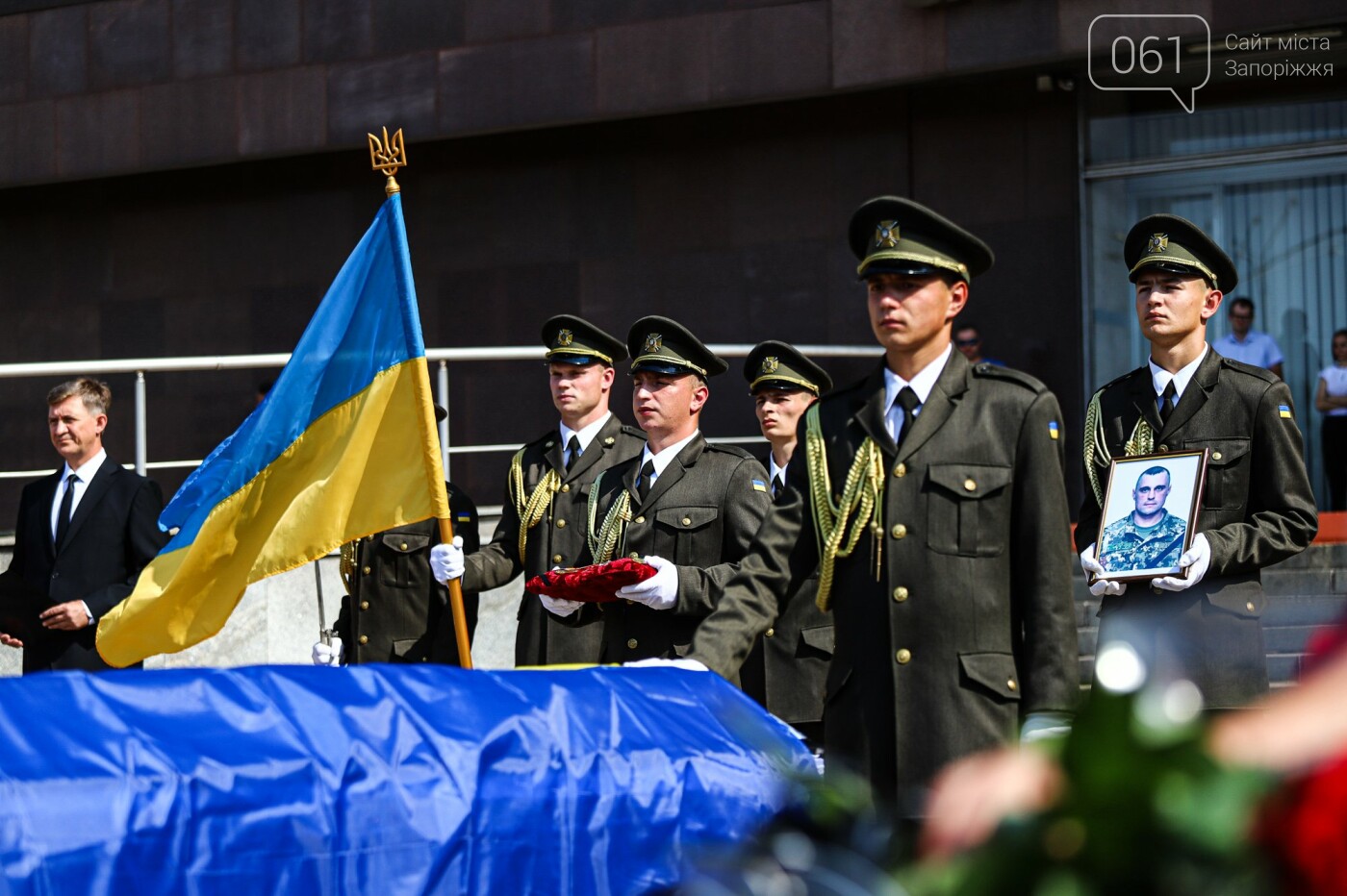 В Запорожье простились с бойцом, погибшим в Донецкой области от пули снайпера, - ФОТОРЕПОРТАЖ, фото-25