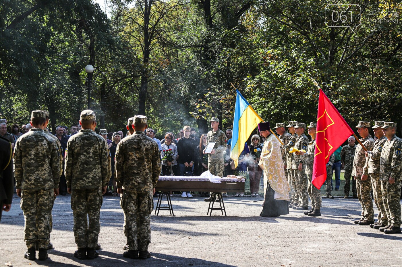 Навсегда 31: в Запорожье попрощались с бойцом, погибшим в результате артобстрела, - ФОТОРЕПОРТАЖ , фото-17