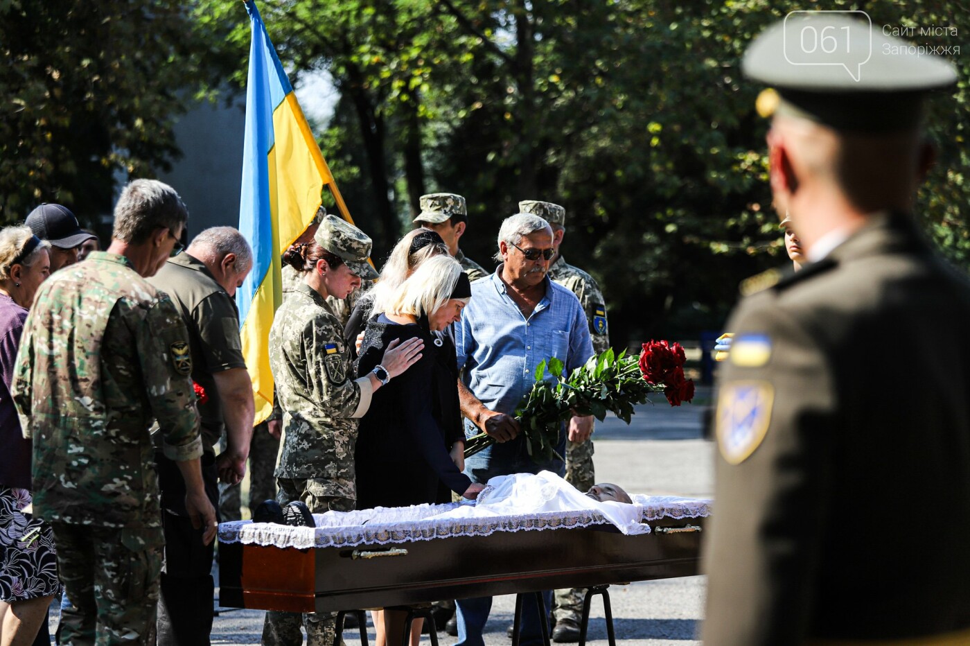 Навсегда 31: в Запорожье попрощались с бойцом, погибшим в результате артобстрела, - ФОТОРЕПОРТАЖ , фото-21