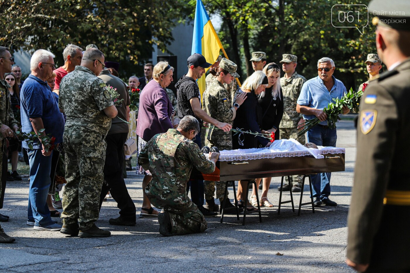 Навсегда 31: в Запорожье попрощались с бойцом, погибшим в результате артобстрела, - ФОТОРЕПОРТАЖ , фото-22
