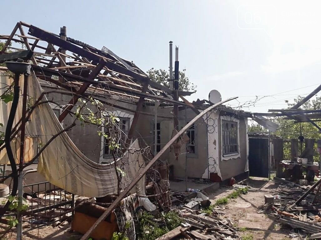 В Гуляйполе в результате обстрелов разрушен десяток домов 2