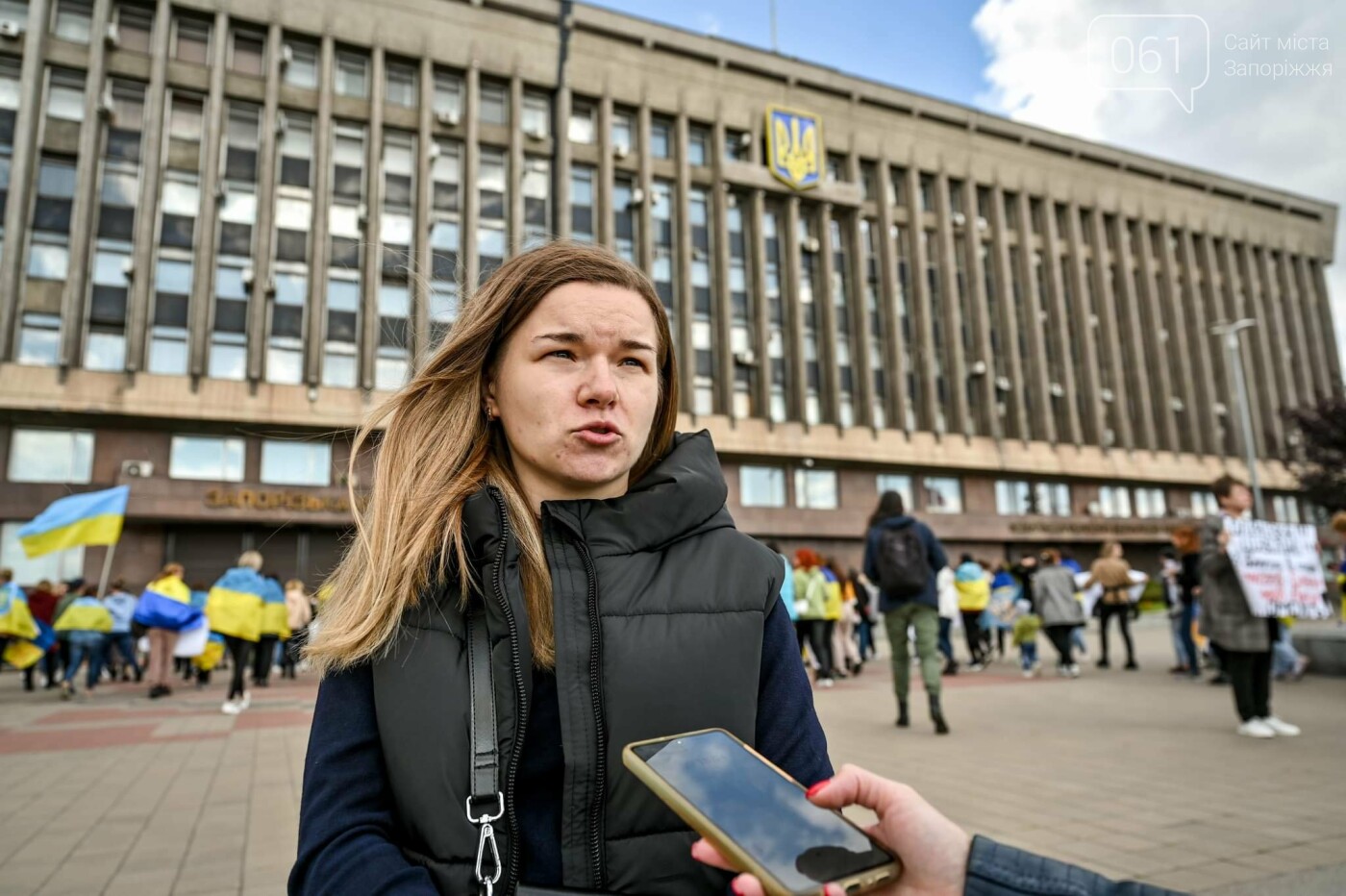 У Запоріжжі родичі військових, які перебувають в полоні, вийшли на мітинг,  - ФОТО | Новини