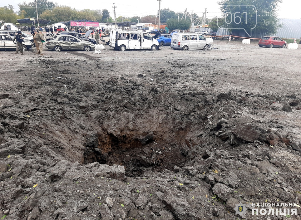 Сколько погибло в колонне в рыльске. Обстрел гуманитарной колонны в Запорожье. Обстрелянная колонна в Запорожье. Разбомбленная колонна под Киевом.