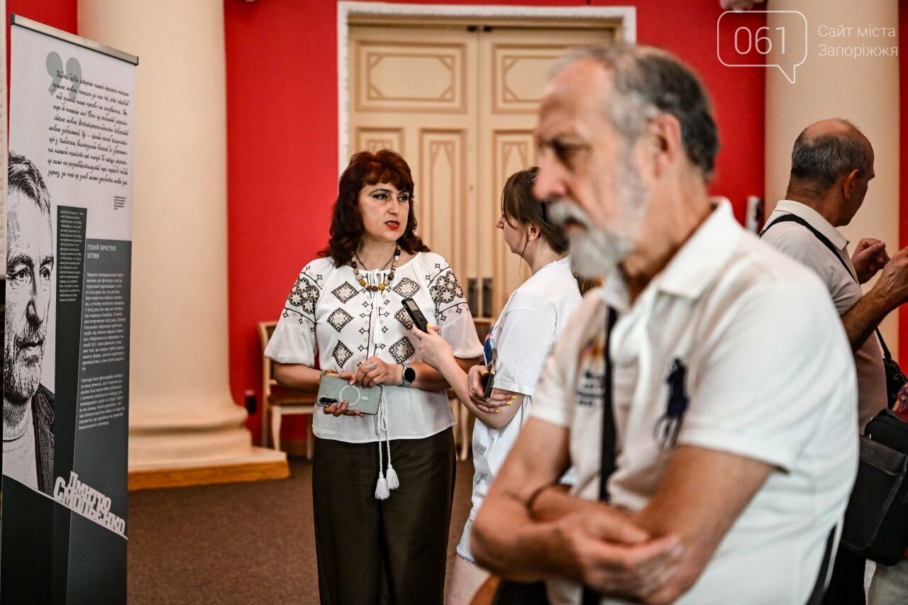 Від Махна до «кіборга» Зайцева: у Запоріжжі відкрили виставку про те, як війни змінювали українців, - ФОТО
