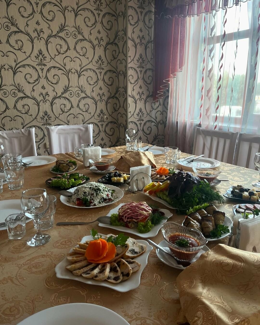Ануш - ресторан в Запоріжжі кавказької та української кухні, який працює вже повних 15 років. Бронюй та замовляй: банкети, весілля, день н..., фото-16