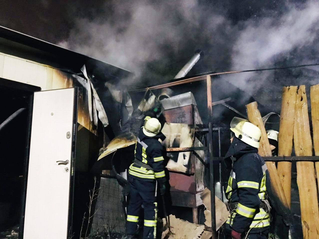 Пожар в центре Запорожья тушили 5 машин спасателей, - ФОТО, фото-8