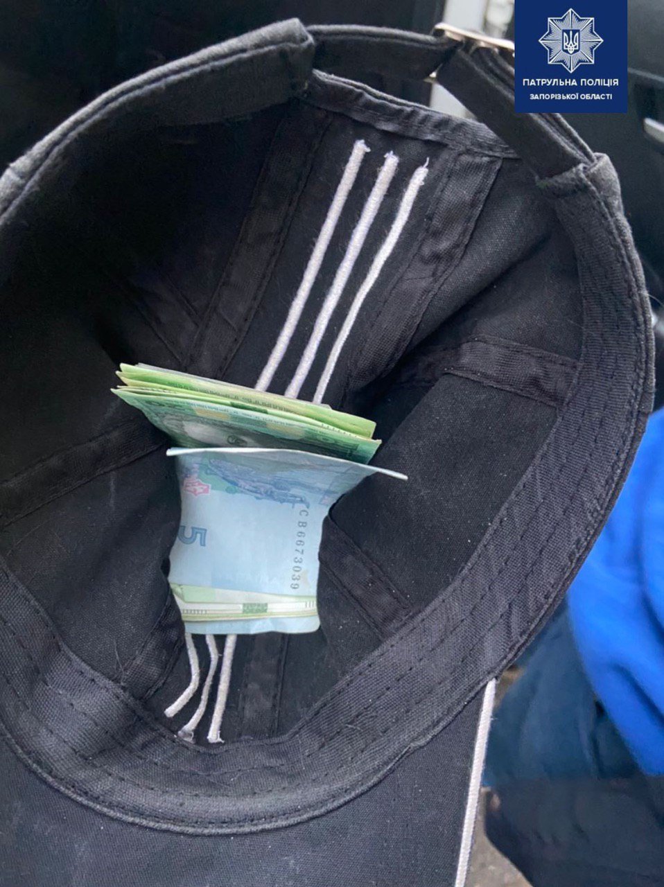 В Запорожье парень украл деньги у маршрутчика: водитель вызвал полицию, - ФОТО, фото-1
