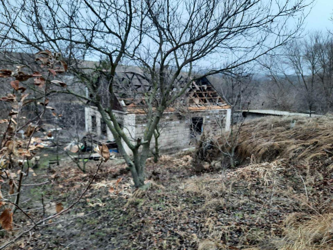 Под Запорожьем загорелся дом: огонь распространился на 80 "квадратов", - ФОТО, фото-1