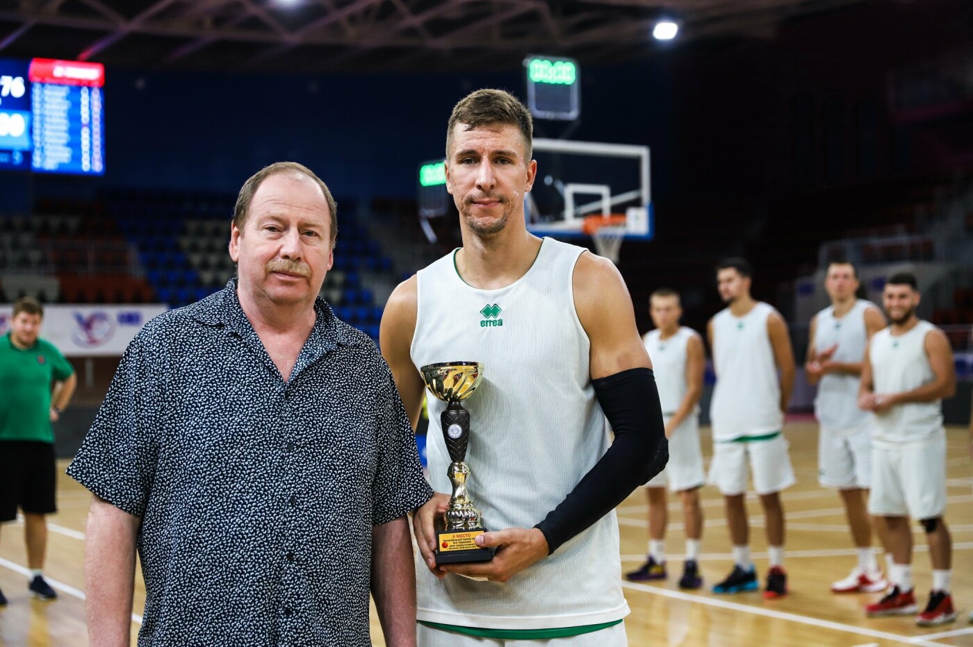 Обновленный БК «Запорожье» побеждает чемпиона 