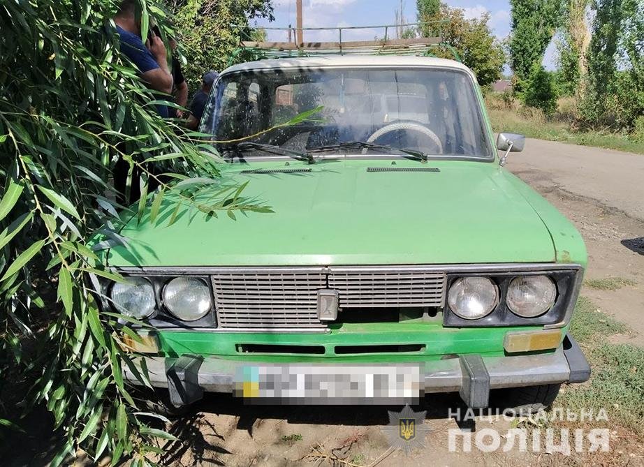 В Пологовском районе полицейский случайно обнаружил автомобиль, который находится в розыске 