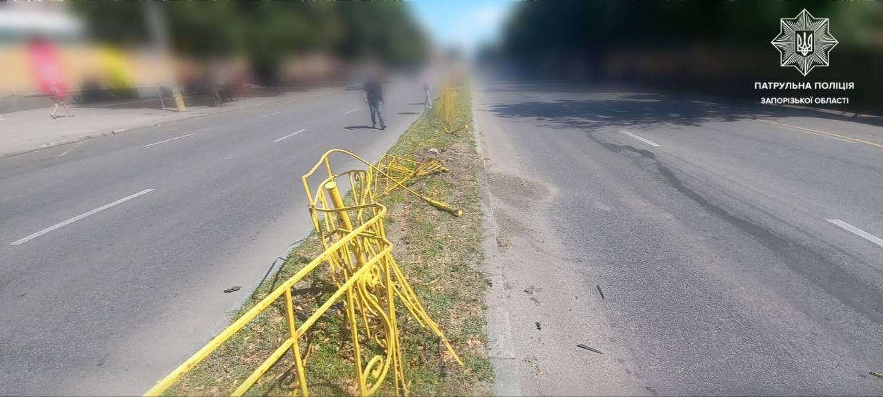  П’яний водій легковика зніс паркан в центрі Запоріжжя