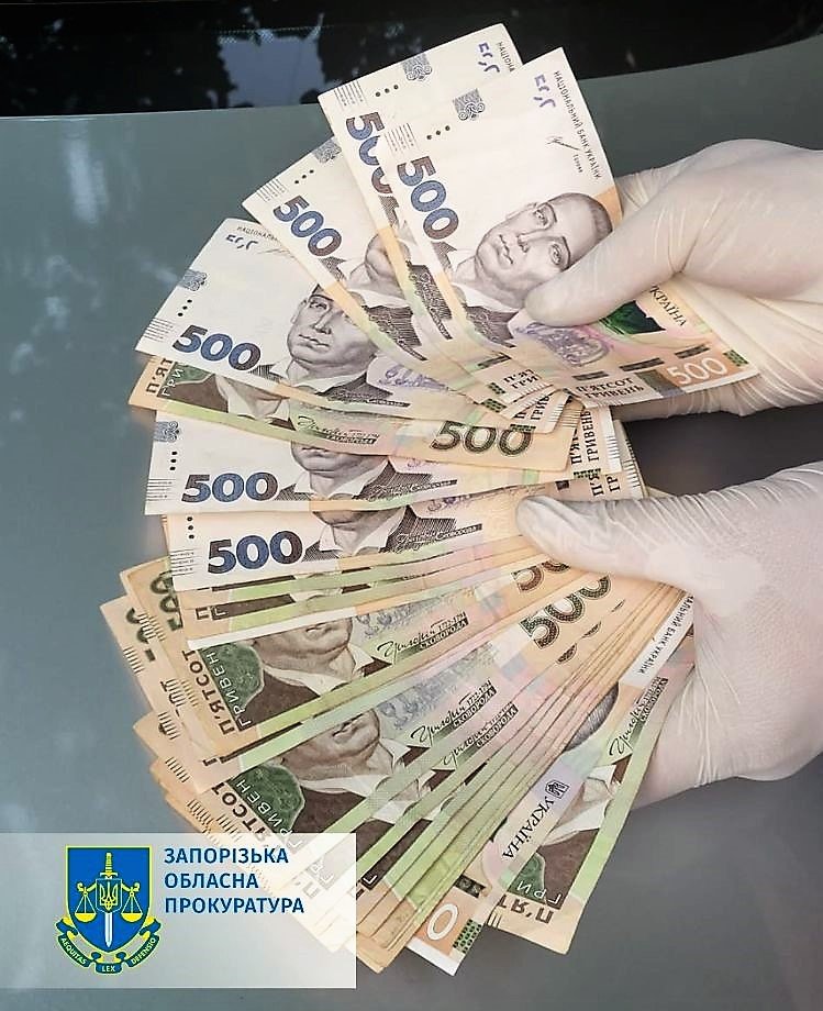 У Запоріжжі за вимагання хабара затримали поліцейського