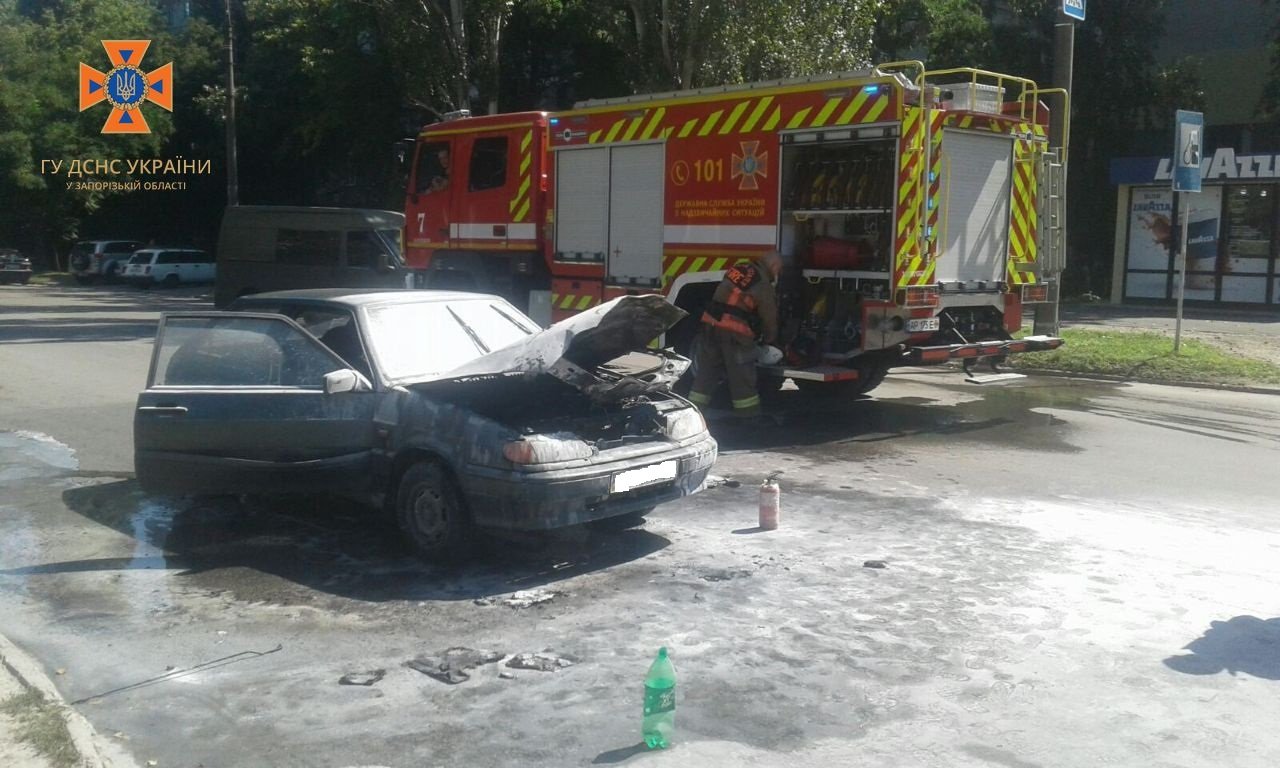 У Запоріжжі ліквідували загоряння автомобіля