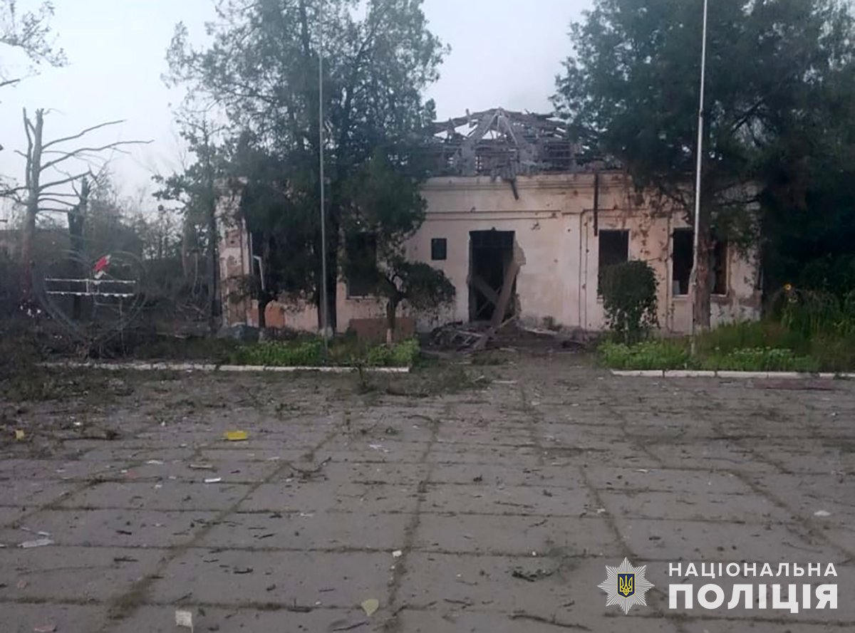 В Оріхові внаслідок авіаудару зруйновано будівлю будинку культури, що є пам’яткою архітектури