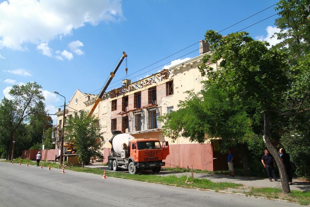В Запоріжжі відновили несучі конструкції будинку на Кияшка, який пошкодила російська ракета